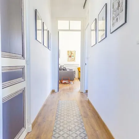 Splendid 2 Bedrooms Muret Street Канны